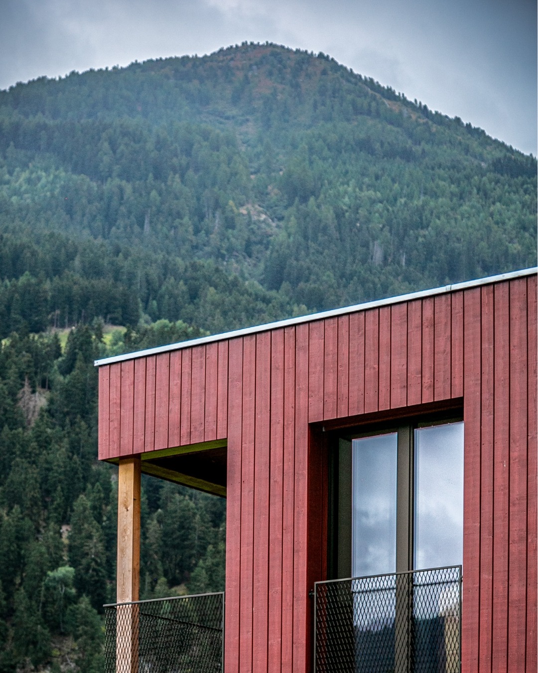 Farbe bekennen
#architecture
#valmüstair
#switzerland
#holzbau
#modunitaarchitects