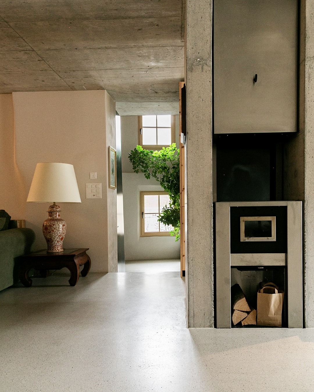 Materialität in ihrer reinsten Form
#architecture
#concrete
#bauenimbestand
#renovierung
#bauenindenbergen
#valmüstair
#switzerland
#modunitaarchitects