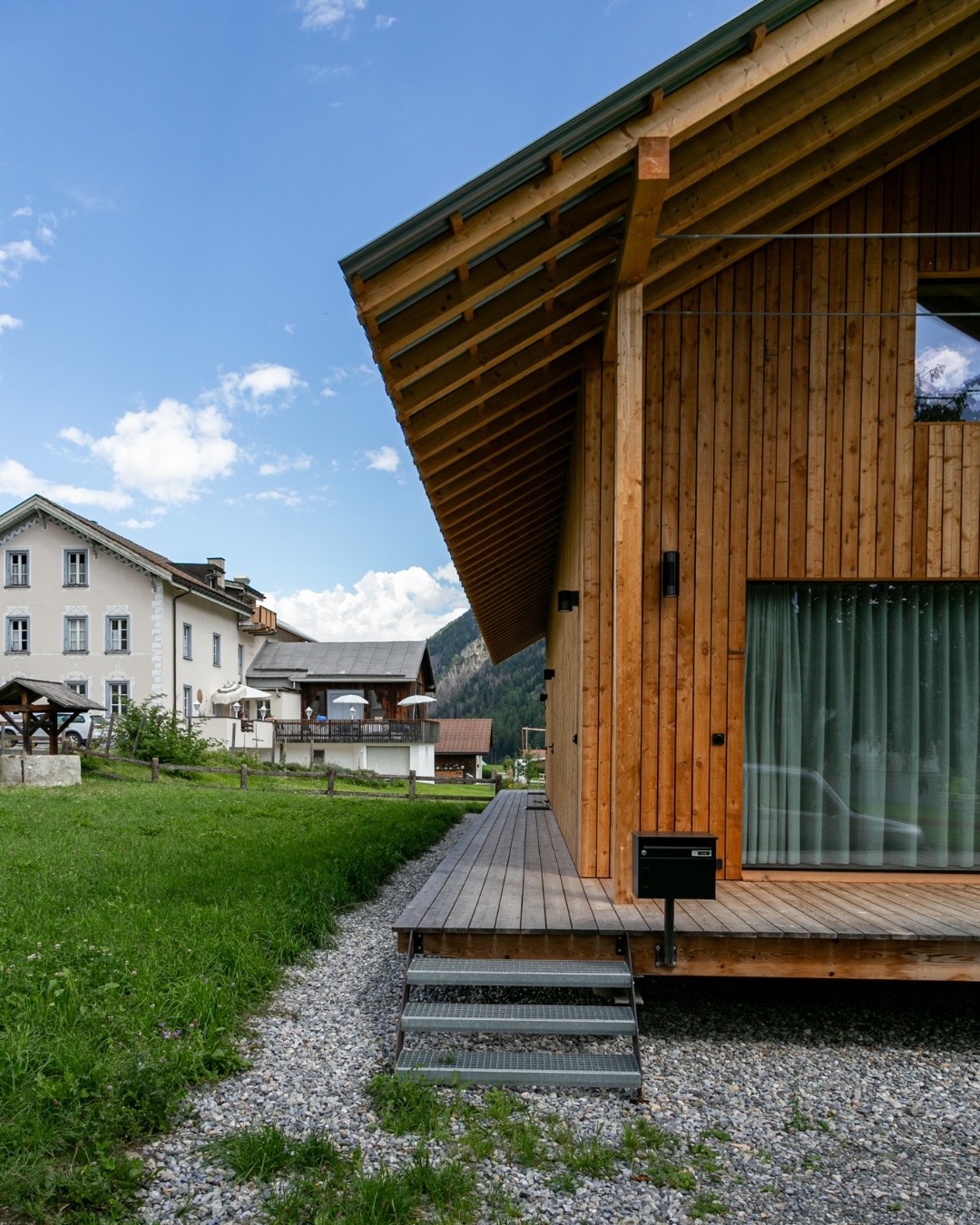 Im Dialog mit der Landschaft
#Architektur
#Holzarchitektur
#BauenMitHolz
#SchweizerArchitektur
#AlpineArchitecture
#bauenindenbergen
#TimberArchitecture
#Graubünden
#Müstair
#Modunitaarchitects